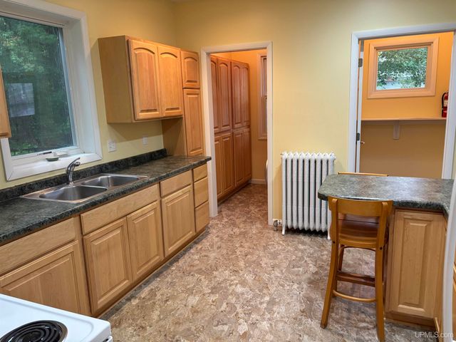 108 W Calverley Avenue, Houghton, MI 49931