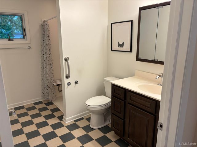 108 W Calverley Avenue, Houghton, MI 49931