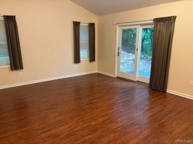 108 W Calverley Avenue, Houghton, MI 49931