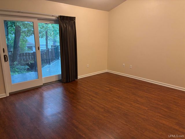 108 W Calverley Avenue, Houghton, MI 49931