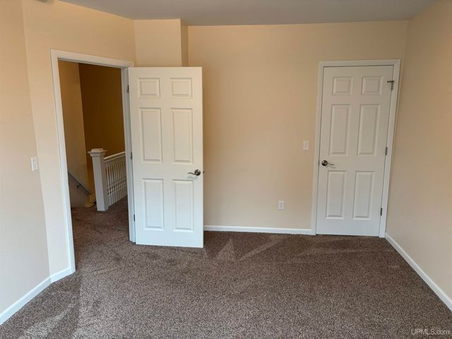 108 W Calverley Avenue, Houghton, MI 49931