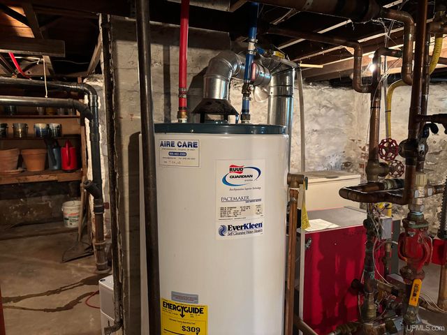 108 W Calverley Avenue, Houghton, MI 49931