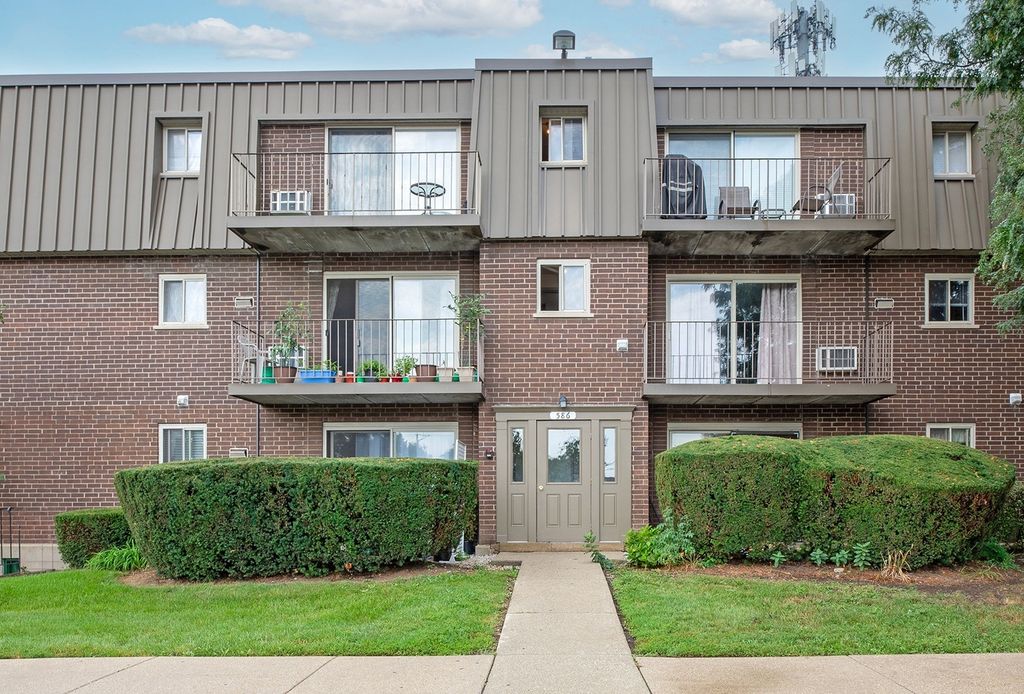 586 Fairway View Drive 1B, Wheeling, IL 60090 — exterior
