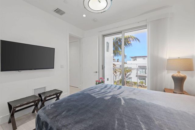 238 Shore Court, Lauderdale By The Sea, FL 33308