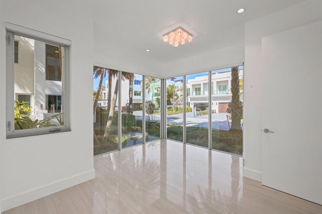 238 Shore Court, Lauderdale By The Sea, FL 33308