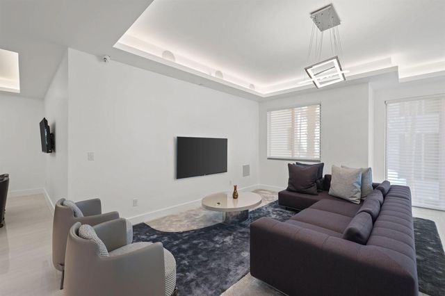 238 Shore Court, Lauderdale By The Sea, FL 33308