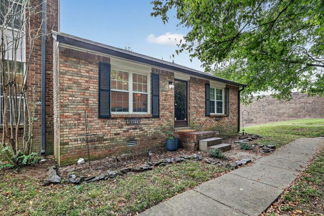 367 Huntington Ridge Dr, Nashville, TN 37211