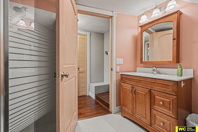 9887 County Road 7, Nickerson, NE 68044