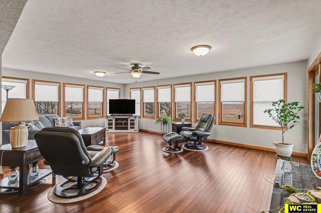 9887 County Road 7, Nickerson, NE 68044