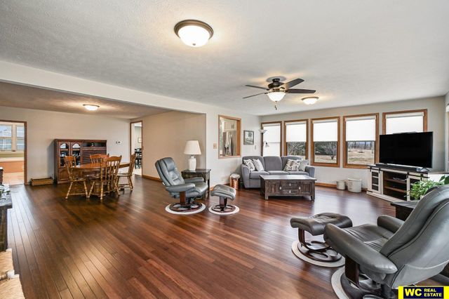 9887 County Road 7, Nickerson, NE 68044