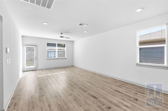 8129 Linnie LN, Austin, TX 78724