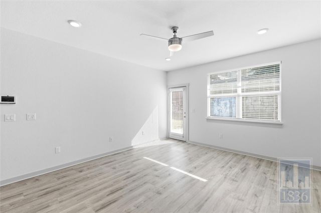8129 Linnie LN, Austin, TX 78724