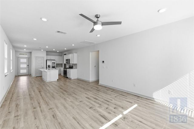 8129 Linnie LN, Austin, TX 78724