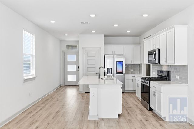 8129 Linnie LN, Austin, TX 78724