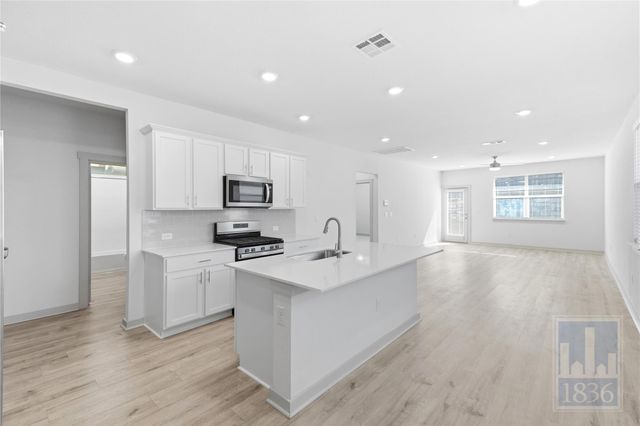 8129 Linnie LN, Austin, TX 78724