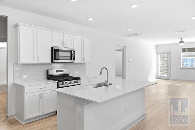 8129 Linnie LN, Austin, TX 78724