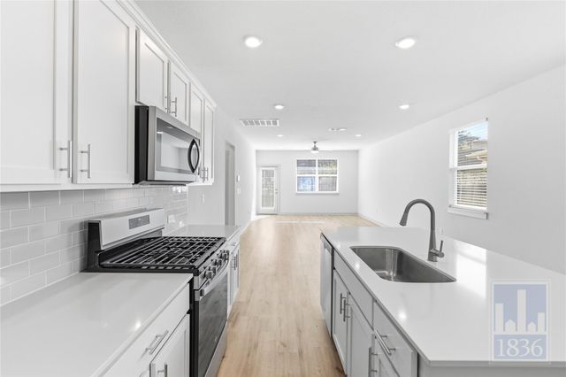 8129 Linnie LN, Austin, TX 78724