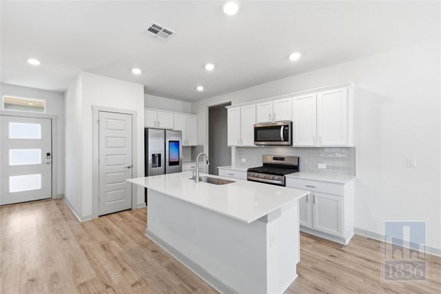8129 Linnie LN, Austin, TX 78724