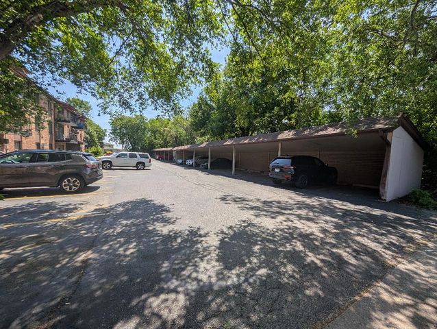 6005 MARSHALL Avenue 8, Chicago Ridge, IL 60415