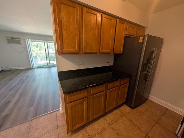 6005 MARSHALL Avenue 8, Chicago Ridge, IL 60415