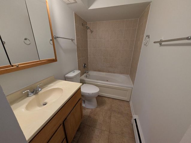 6005 MARSHALL Avenue 8, Chicago Ridge, IL 60415