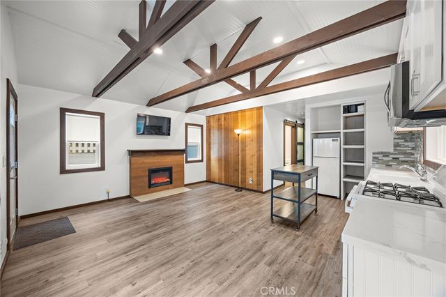23376 Crestline Road, Crestline, CA 92325