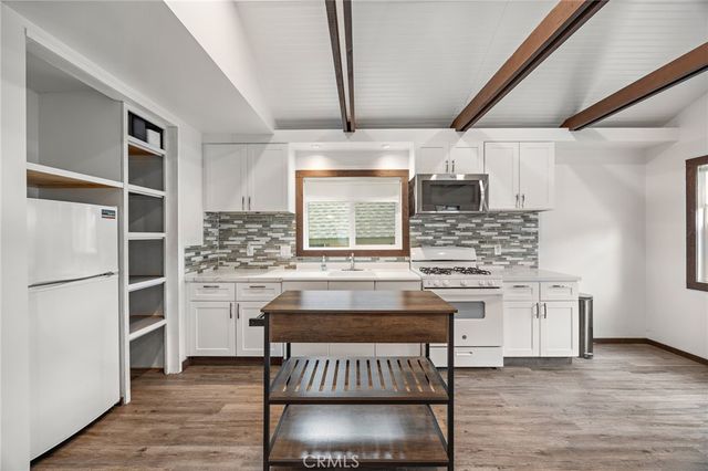 23376 Crestline Road, Crestline, CA 92325