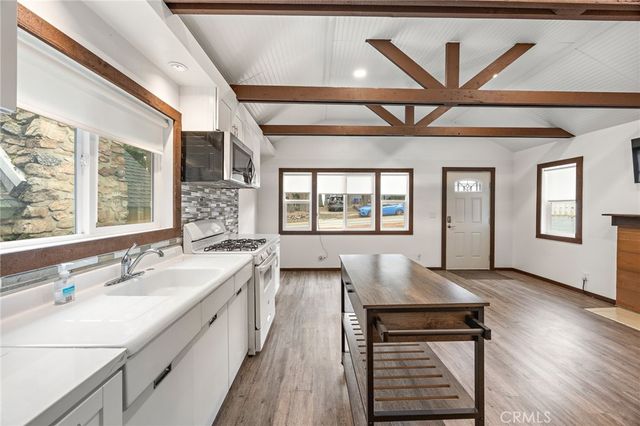 23376 Crestline Road, Crestline, CA 92325