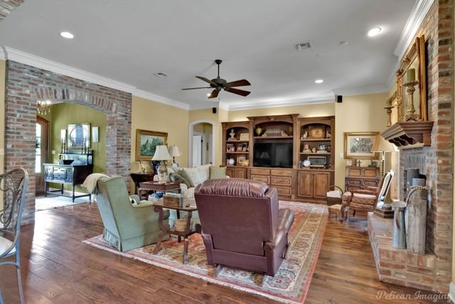 1860 Leonard Road, Shreveport, LA 71115