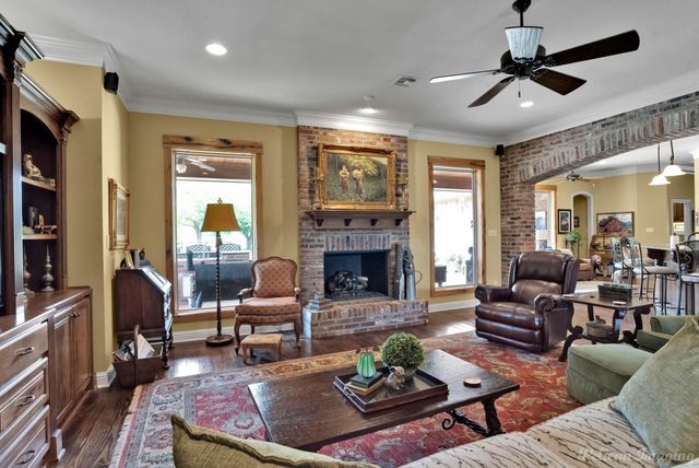 1860 Leonard Road, Shreveport, LA 71115