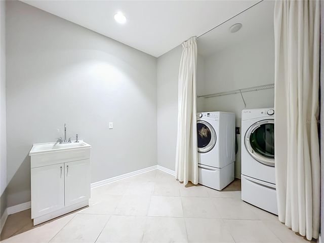 8316 LOOKOUT POINTE DRIVE, Windermere, FL 34786
