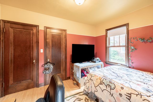 725 Augusta Avenue, Elgin, IL 60120