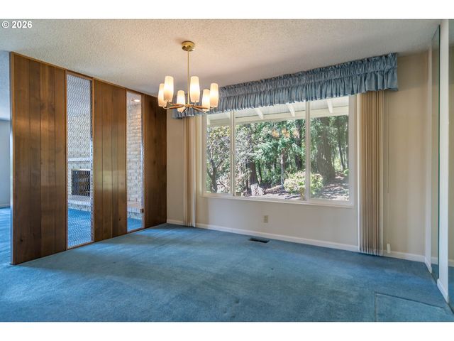 4072 NORMANDY Way, Eugene, OR 97405