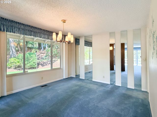 4072 NORMANDY Way, Eugene, OR 97405