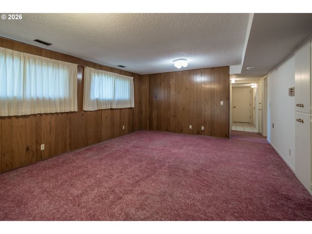 4072 NORMANDY Way, Eugene, OR 97405