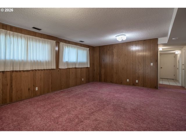4072 NORMANDY Way, Eugene, OR 97405