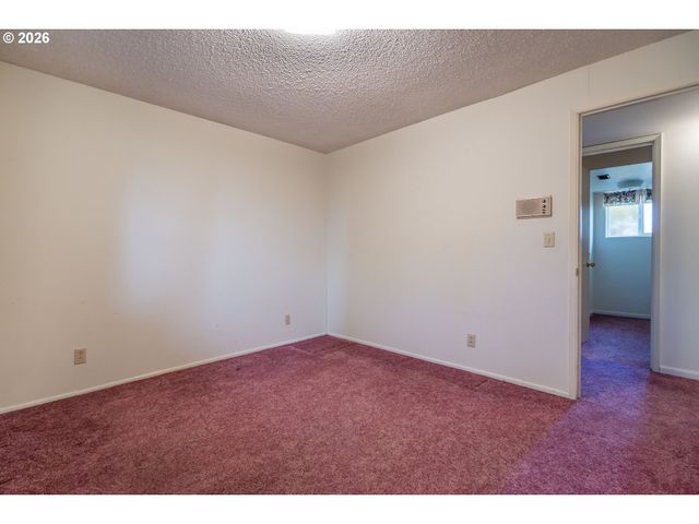 4072 NORMANDY Way, Eugene, OR 97405