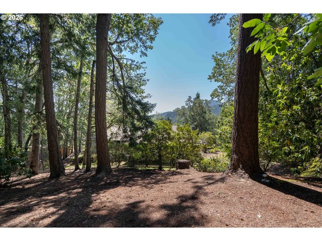 4072 NORMANDY Way, Eugene, OR 97405