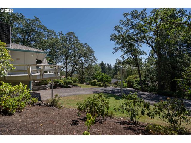 4072 NORMANDY Way, Eugene, OR 97405