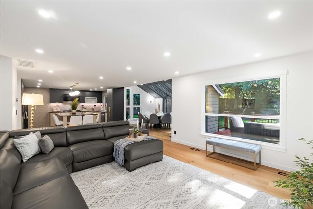 28030 185th Place SE, Kent, WA 98052