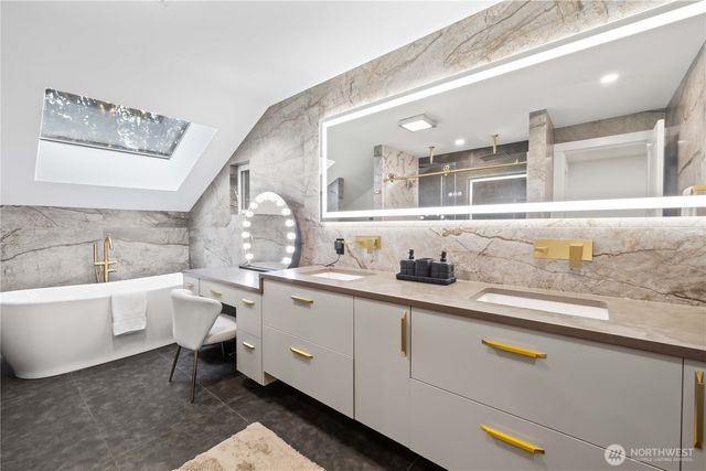 28030 185th Place SE, Kent, WA 98052