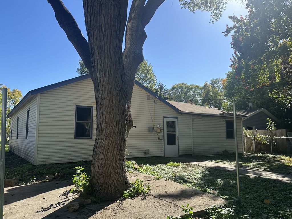 4635 Xenia Avenue N, Crystal, MN 55422 — exterior