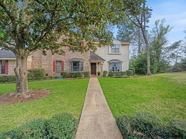 1402 Spanish Moss Drive, Lufkin, TX 75904