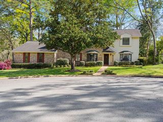 1402 Spanish Moss Drive, Lufkin, TX 75904