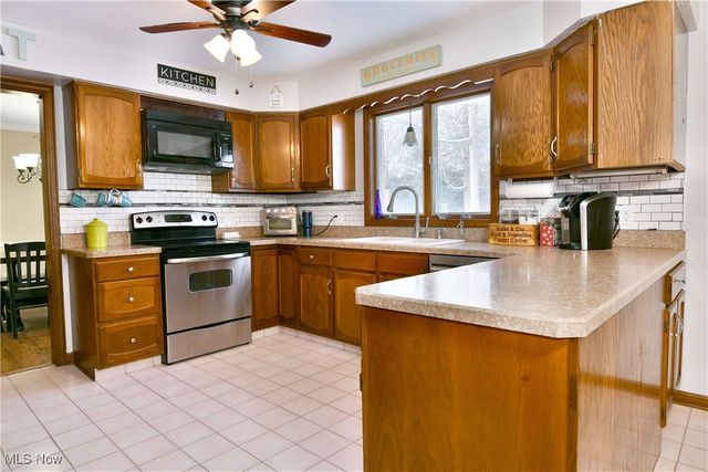 1654 Squaw Creek Drive, Girard, OH 44420