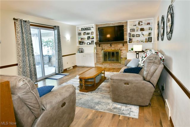 1654 Squaw Creek Drive, Girard, OH 44420