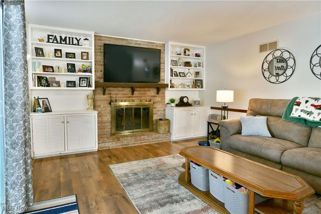 1654 Squaw Creek Drive, Girard, OH 44420