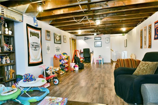 1654 Squaw Creek Drive, Girard, OH 44420