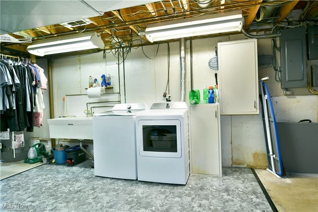 1654 Squaw Creek Drive, Girard, OH 44420