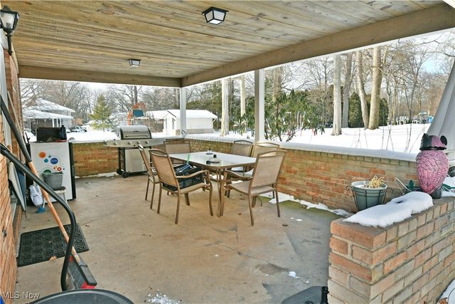 1654 Squaw Creek Drive, Girard, OH 44420